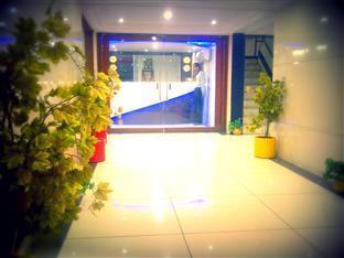 Hotel Aditya Rajkot Luaran gambar
