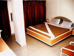 Hotel Aditya Rajkot Luaran gambar