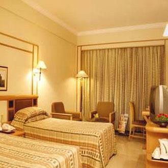 Hotel Aditya Rajkot Luaran gambar